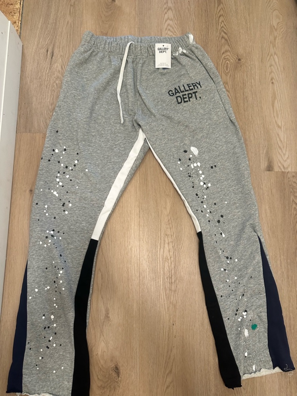 Gallery Dept men Gray Sweatpants with Paint Splatter & Navy Panels never worn